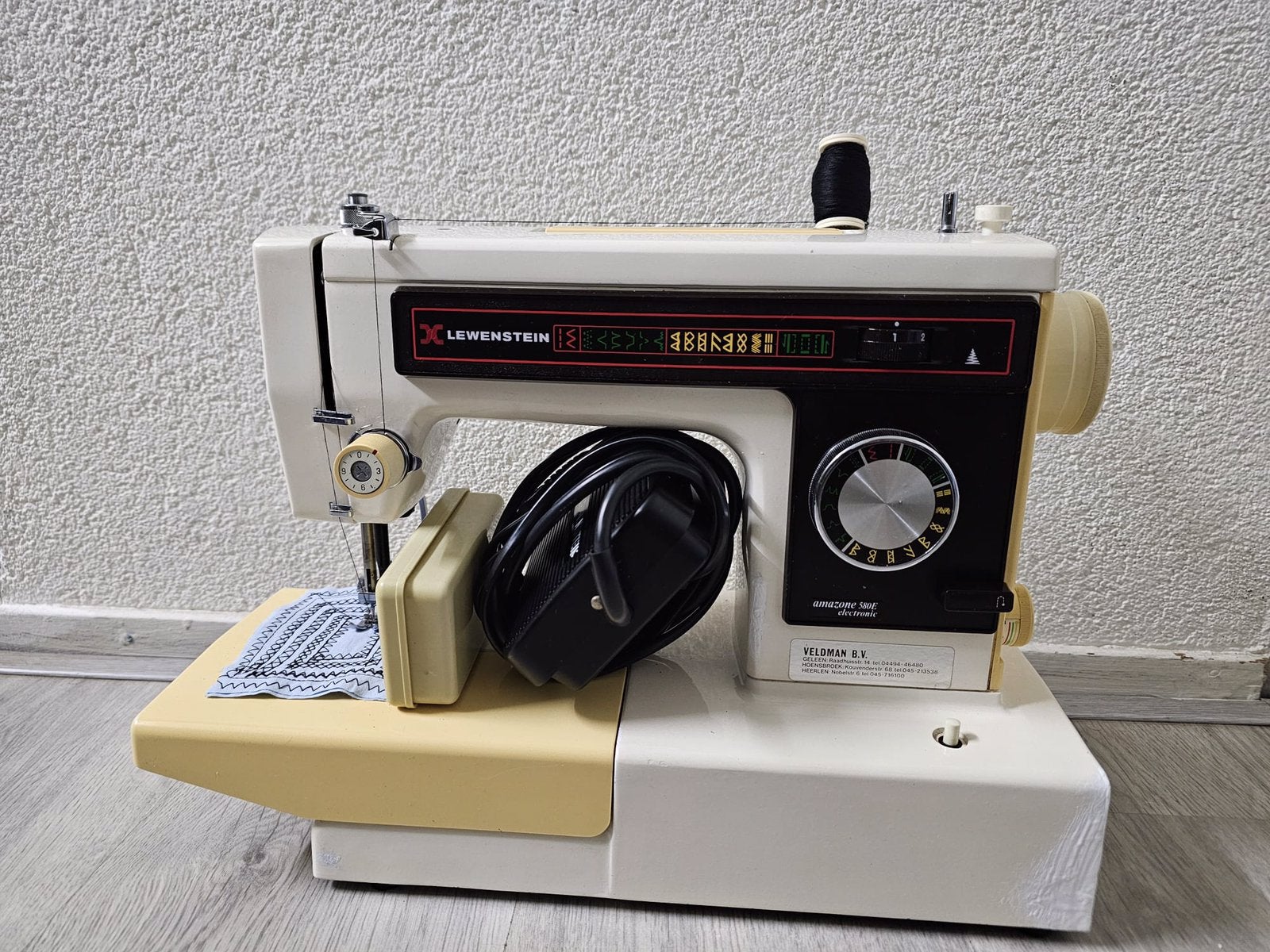 Naaimachine LEWENSTEIN, Ophalen, Zo goed als nieuw, Naaimachine, Lewenstein