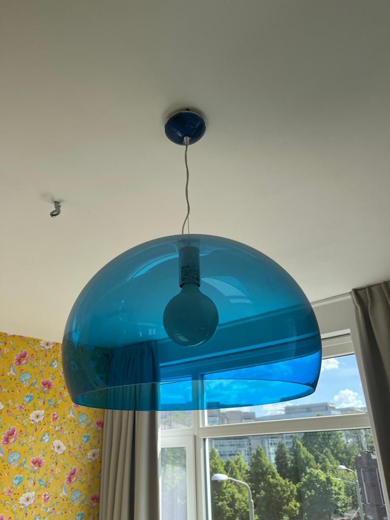 Kartell FL/Y lamp blauw - Iconische design hanglamp, Huis en Inrichting, Lampen | Hanglampen, Ophalen, Gebruikt, Kunststof, Minder dan 50 cm