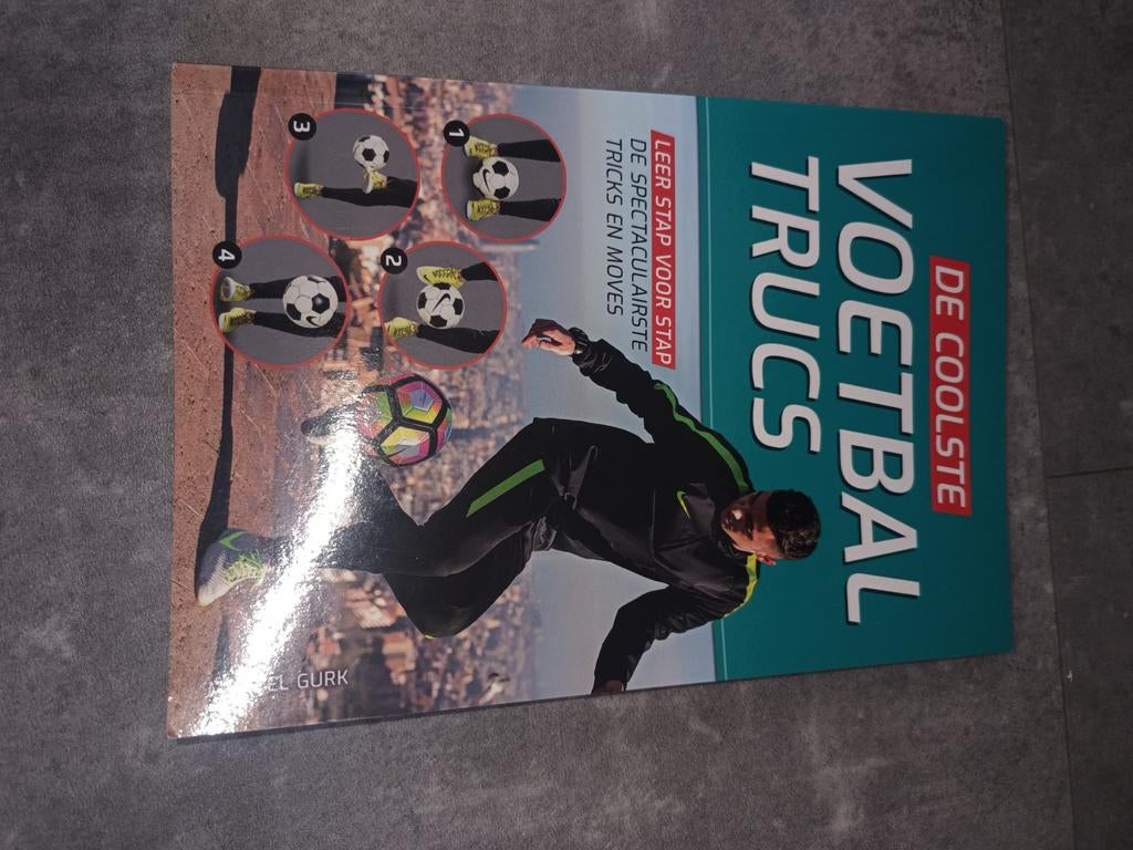 De Coolste Voetbal Trucs - Leer spectaculaire moves, Ophalen of Verzenden, Gelezen, Marcel Gurk, Balsport