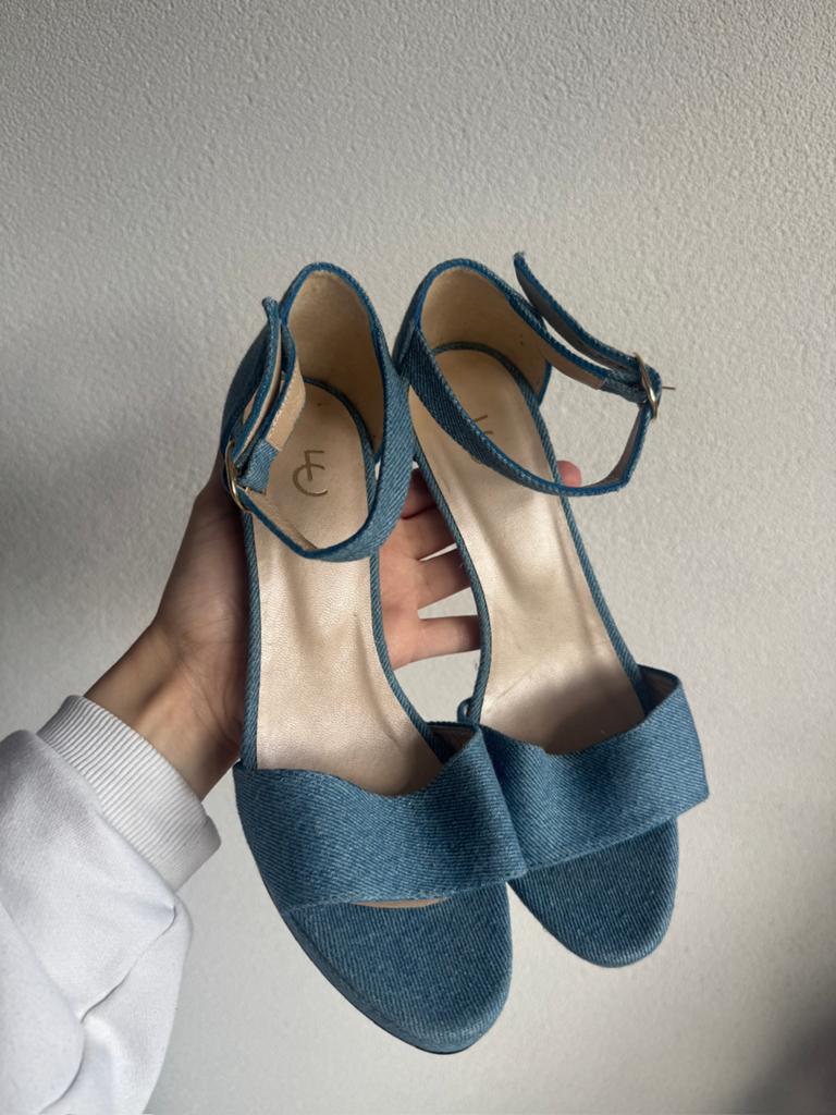 Fabienne Chapot licht blauwe denim hakken, Blauw, Zo goed als nieuw, Fabienne Chapot, Fabienne Chapot