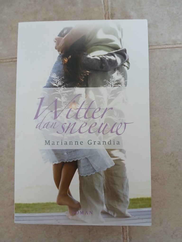 Marianne Grandia - Witter dan sneeuw, Boeken, Romans, Zo goed als nieuw, Ophalen of Verzenden