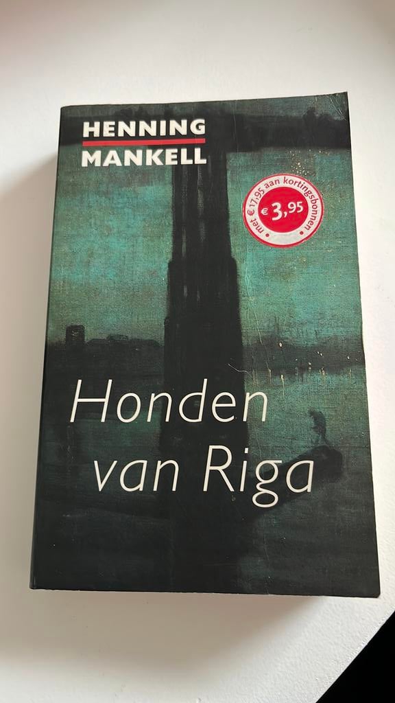 Honden van Riga - Henning Mankell, Ophalen of Verzenden, Zo goed als nieuw