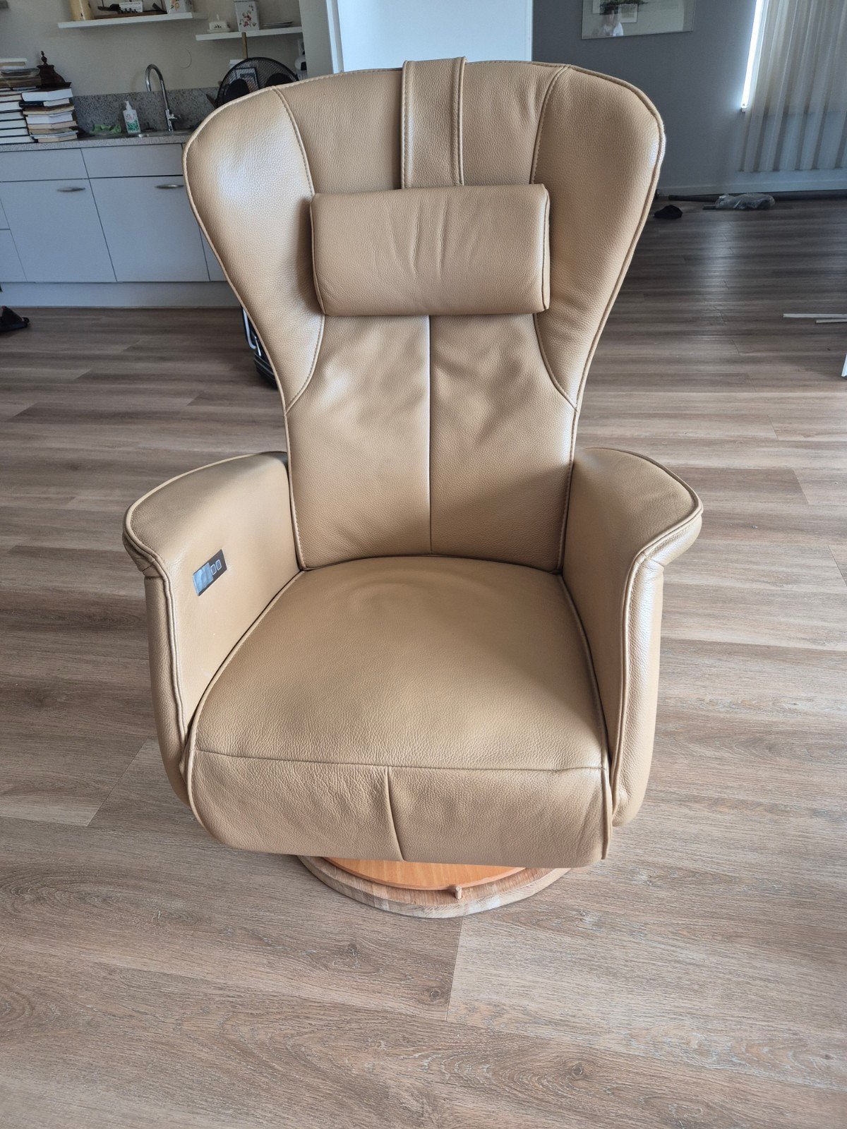 Leren relaxfauteuil met draaivoet - Beige/Camel, Ophalen, Gebruikt, Modern, Comfort, 50 tot 75 cm