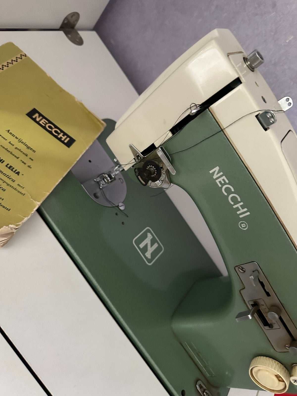 Necchi Lelia naaimachine met onderkast en handleiding, Ophalen of Verzenden, Gebruikt, Naaimachine, Overige merken