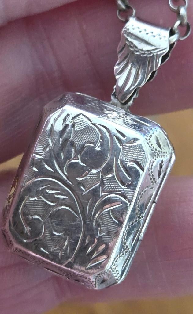 Zilveren (925) MEDAILLON + zilveren (925) JASSERON ketting, Sieraden, Tassen en Uiterlijk, Kettingen, Ophalen, Met hanger, Zo goed als nieuw