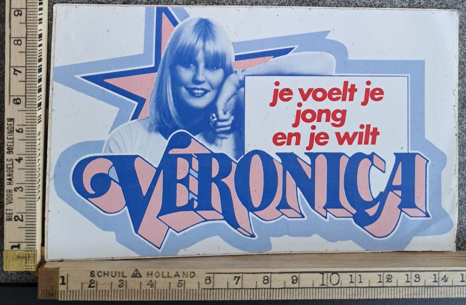 Vintage sticker je bent jong en je wilt Veronica zendpiraat, Ophalen of Verzenden, Zo goed als nieuw, Bedrijf of Vereniging