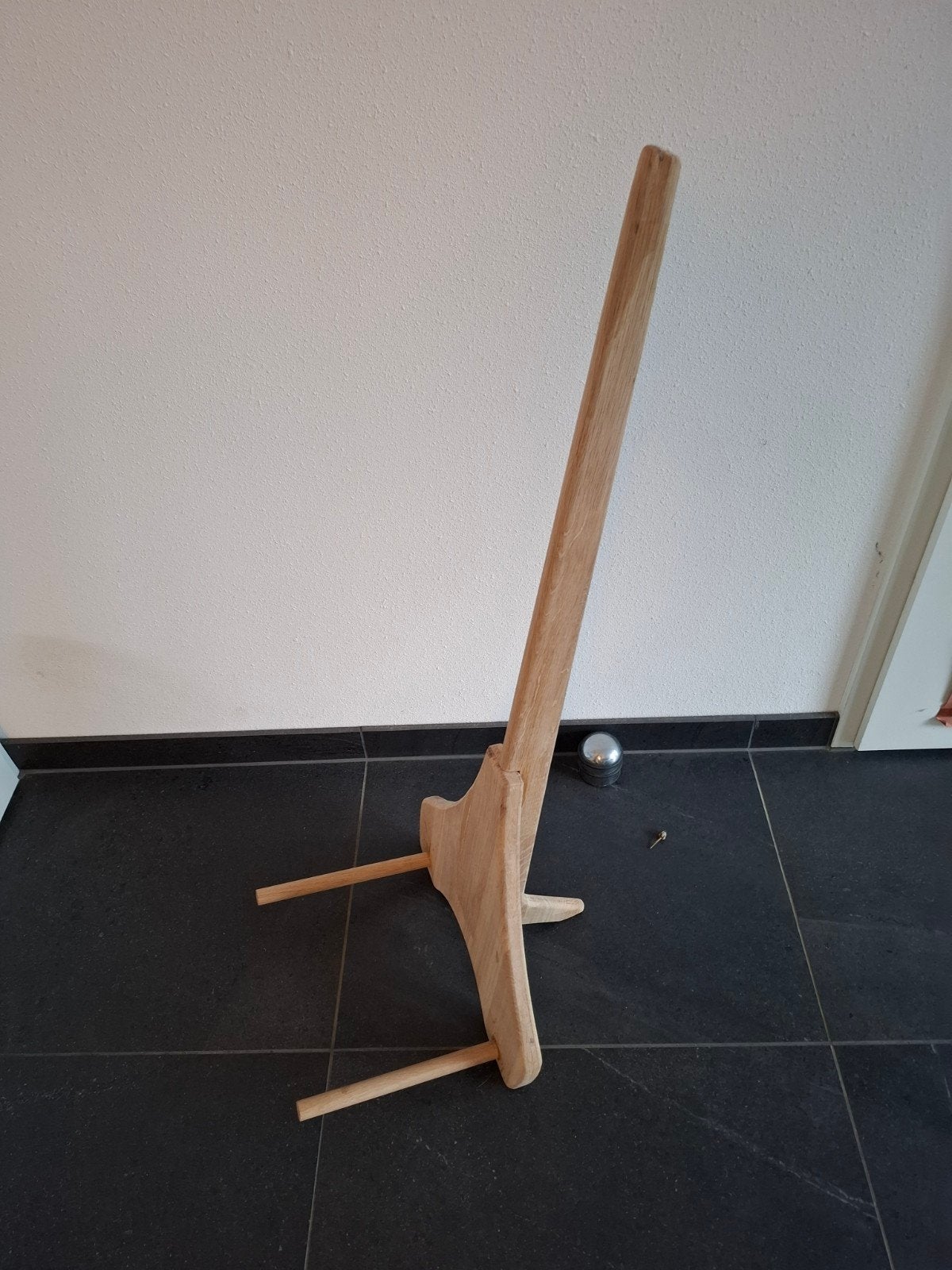 Houten gitaarstandaard - Handgemaakt eiken, Ophalen, Zo goed als nieuw, Instrumentstandaard, Gitaar
