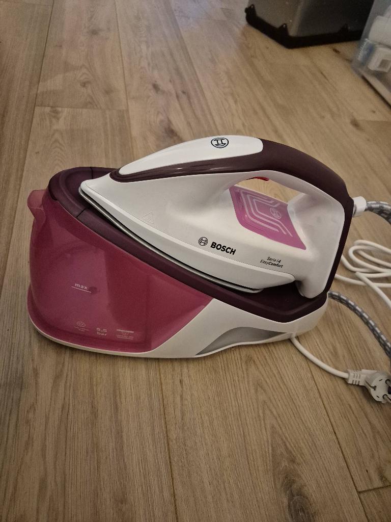 Bosch Serie 4 Stroomstrijkijzer, Witgoed en Apparatuur, Strijkijzers en Strijkplanken, Ophalen, Zo goed als nieuw, Strijkijzer met snoer