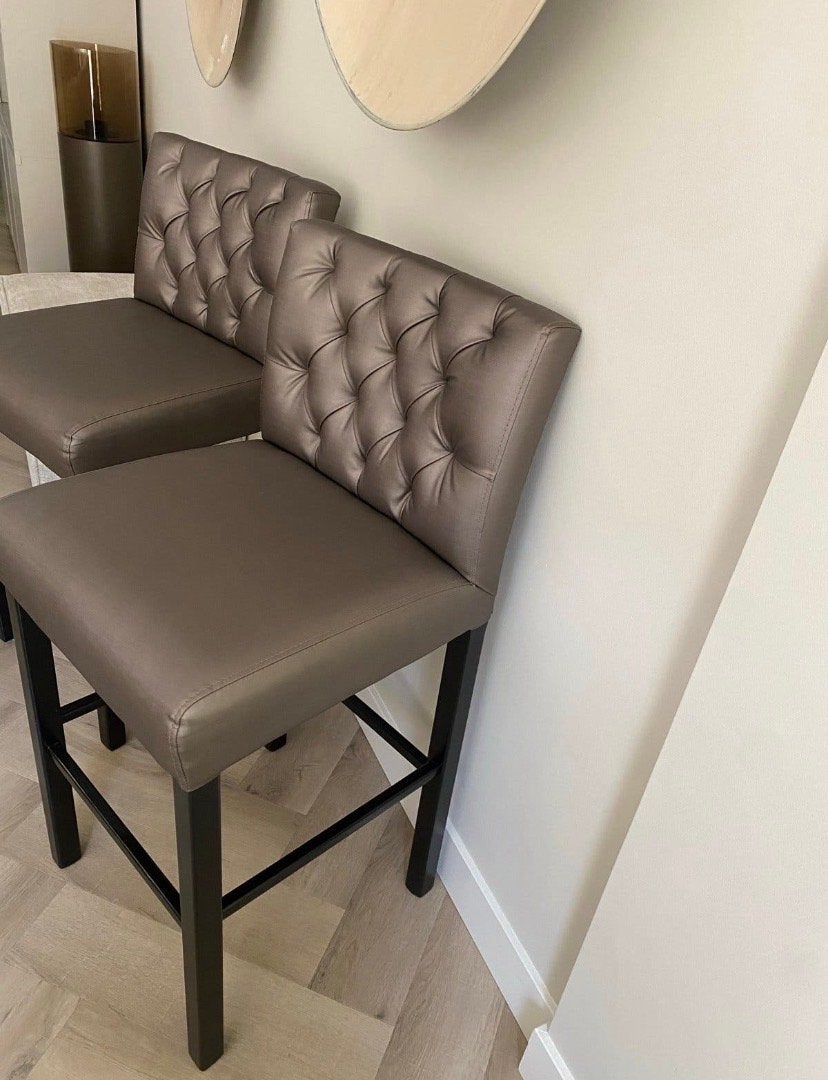 Taupe barstoelen set van 2!, Ophalen, Met voetsteun, Zo goed als nieuw, 90 cm of meer