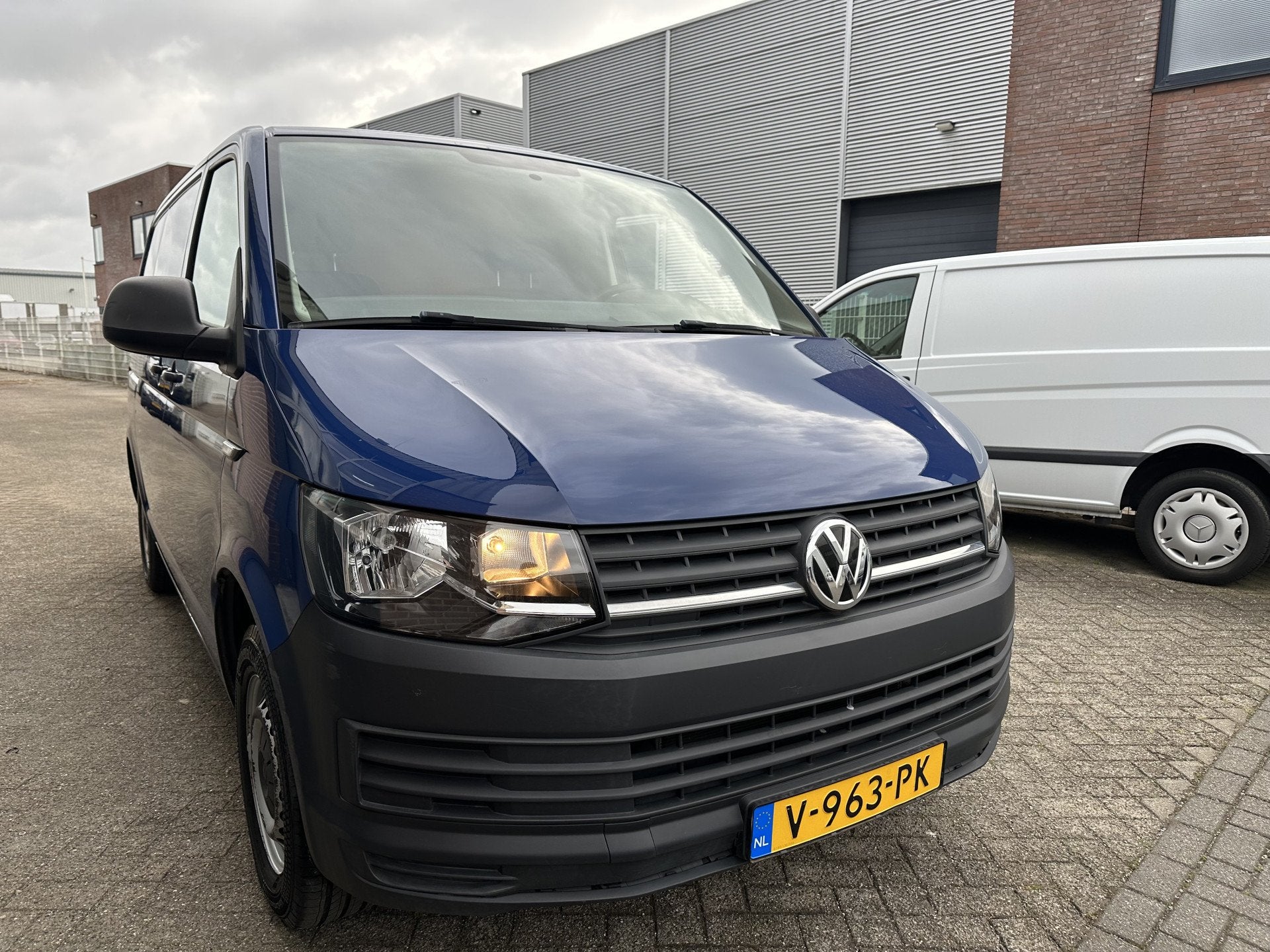 Volkswagen Transporter 2.0 TDI L1H1 Airco,trekhaak, Voorwielaandrijving, Gebruikt, 4 cilinders, Start-stop-systeem