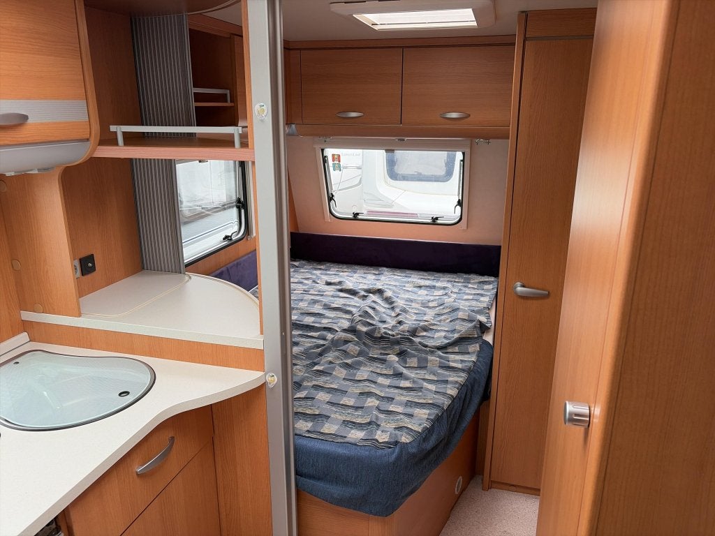 Knaus Sport Premium Line 450 FU Luifel/Fietsdrager, Caravans en Kamperen, Caravans, Rondzit, Bedrijf, Overige typen, 4 tot 5 meter