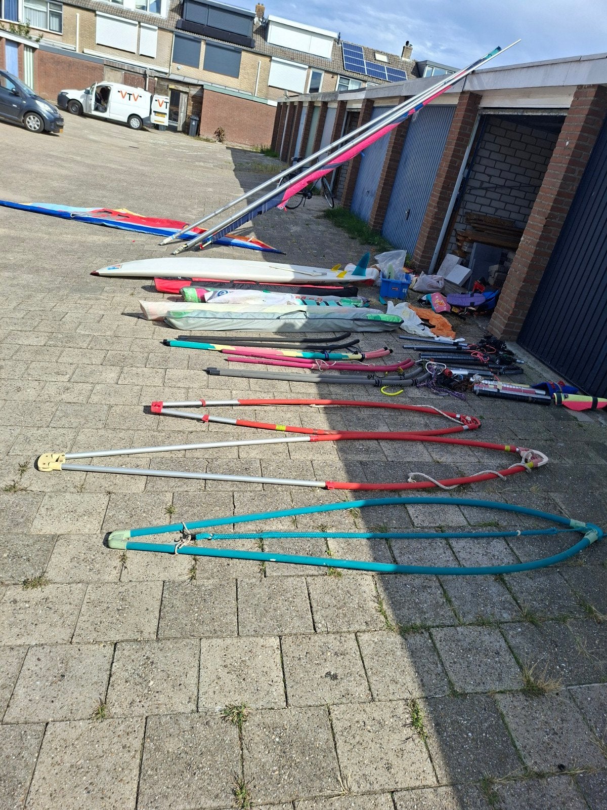 Grote partij windsurfspullen: plank, zeilen, gieken, masten, Ophalen, Gebruikt, Met mast, Neilpryde