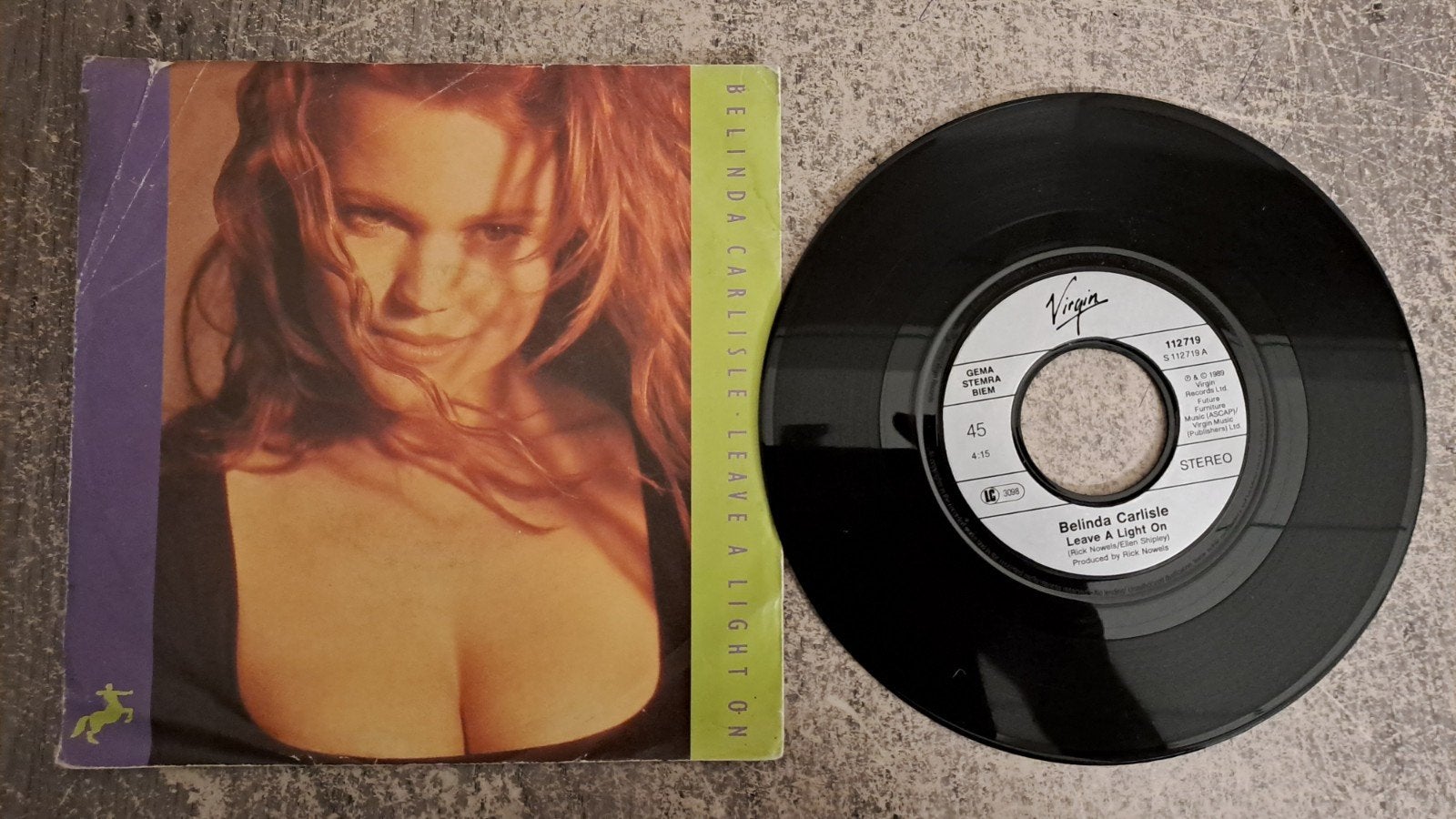 Belinda carlisle  - leave a light on, Gebruikt, 7 inch, Pop, Fotohoes