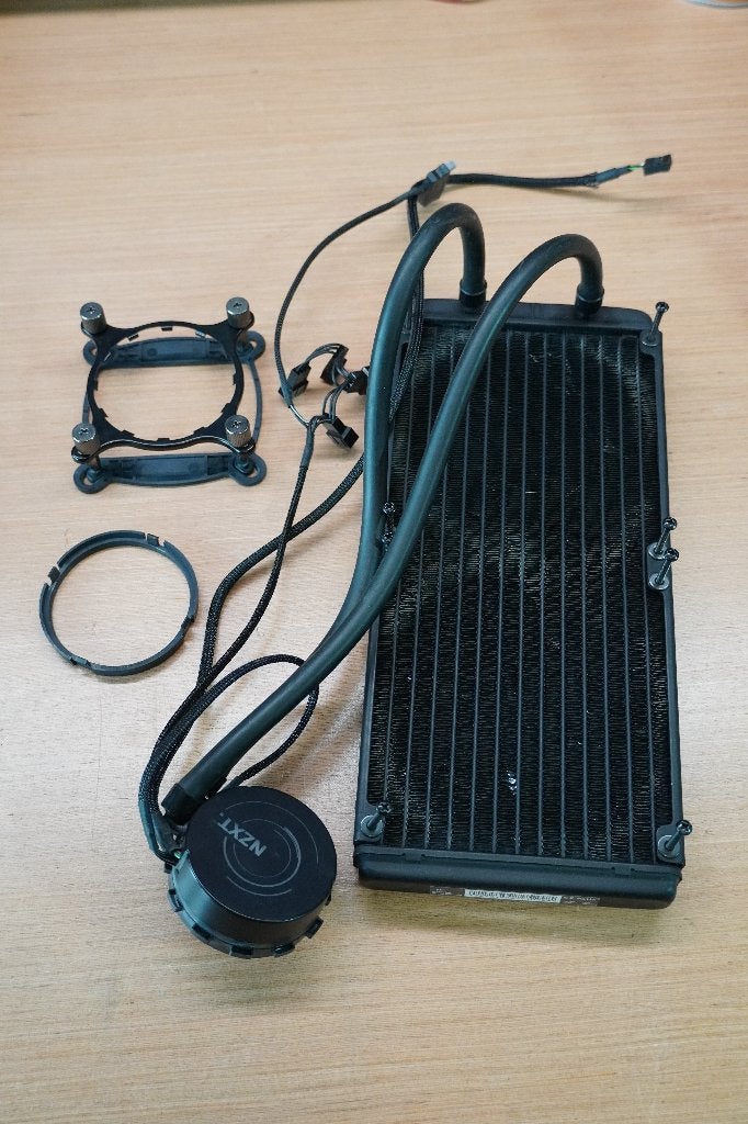 NZXT Kraken X61 280mm Waterkoeler, Computers en Software, Ophalen of Verzenden, Gebruikt, Waterkoeling