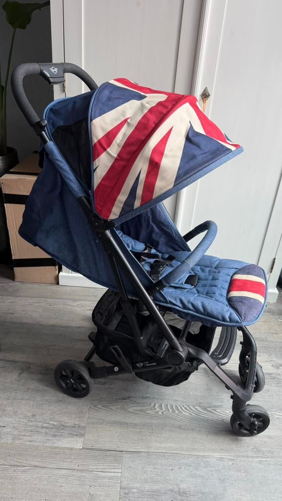 Comfortabele buggy. Perfecte reisformaat, Ophalen, Zo goed als nieuw