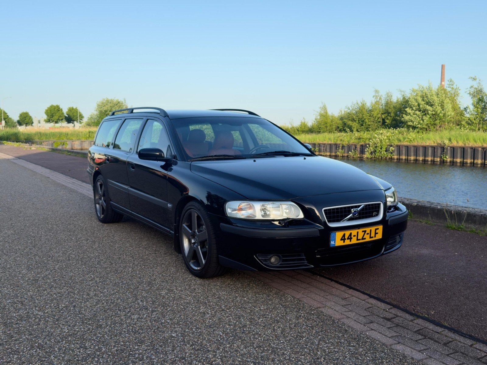 Volvo V70 2.5 R Geatronic 2003 Zwart, Automaat, 1800 kg, Stationwagon, Vierwielaandrijving