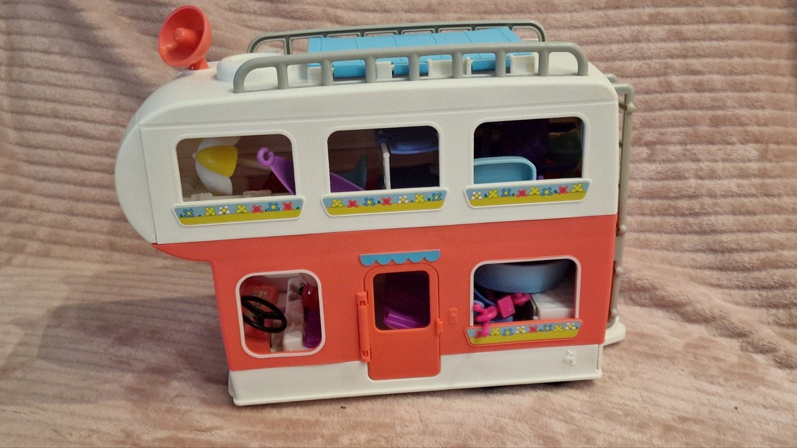 Peppa Pig Camper met accessoires (incl. Mama Pig), Ophalen of Verzenden, Gebruikt