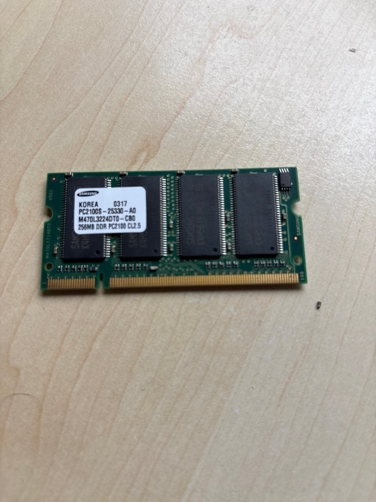 Samsung 256MB DDR PC2100 CL2.5 RAM Geheugenmodule, Computers en Software, Ophalen of Verzenden, DDR, Laptop, Gebruikt