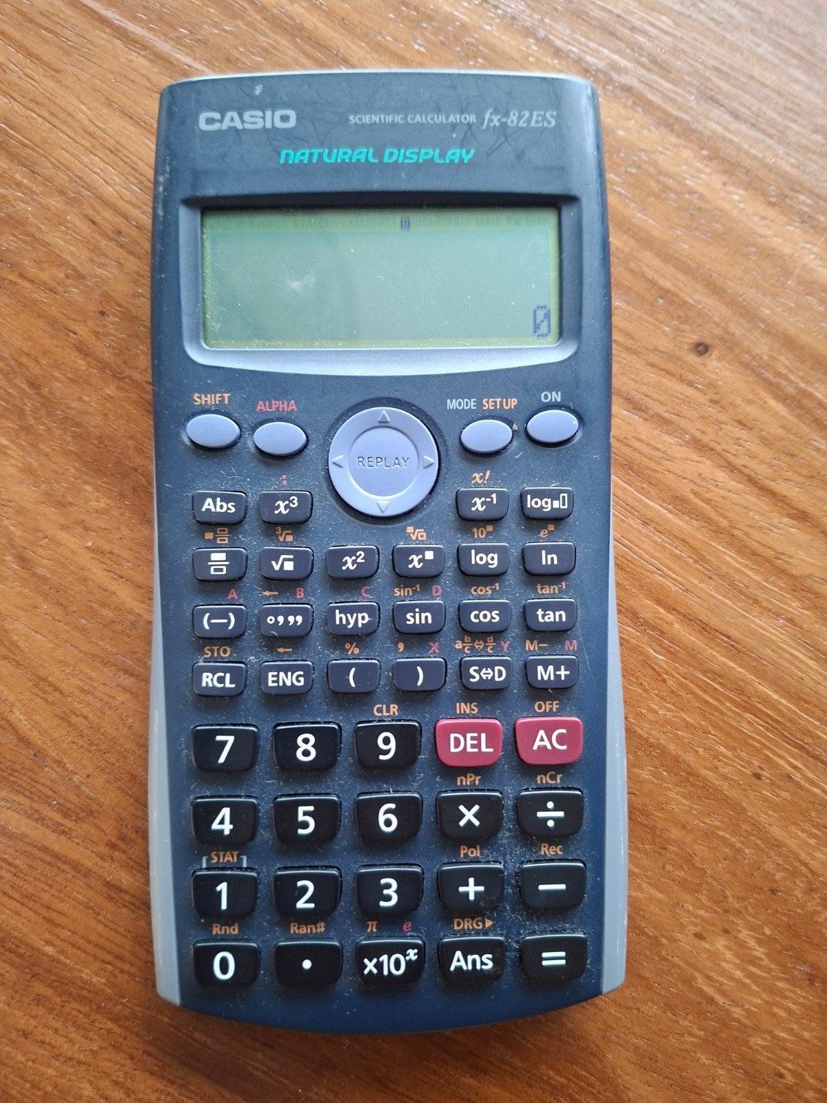 calculator wetenschappelijke rekenmachjne casio fx 82 ES, Ophalen of Verzenden, Grafische rekenmachine, Gebruikt