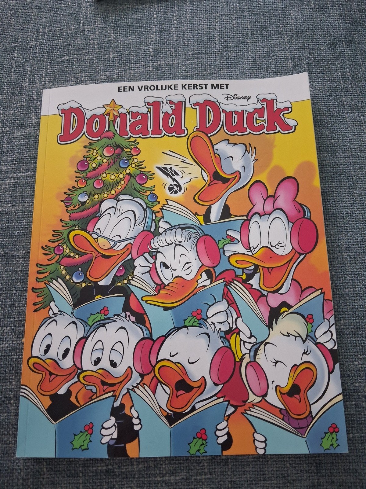 DONALD DUCK VROLIJKE KERST, Ophalen, Zo goed als nieuw