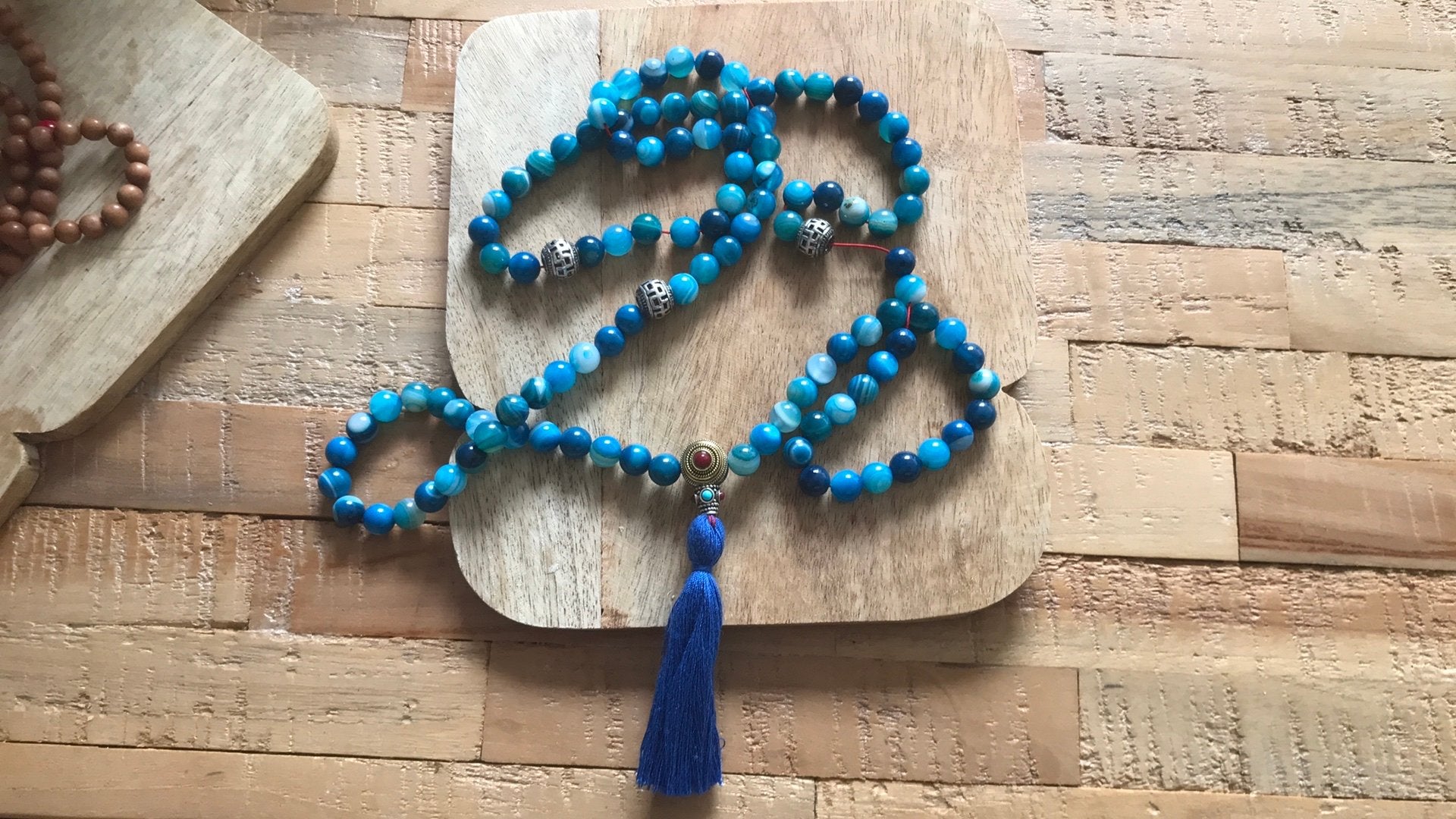 Mala 108 blauw agatstenen, Sieraden, Tassen en Uiterlijk, Kettingen, Ophalen of Verzenden, Zo goed als nieuw, Blauw, Steen of Mineraal