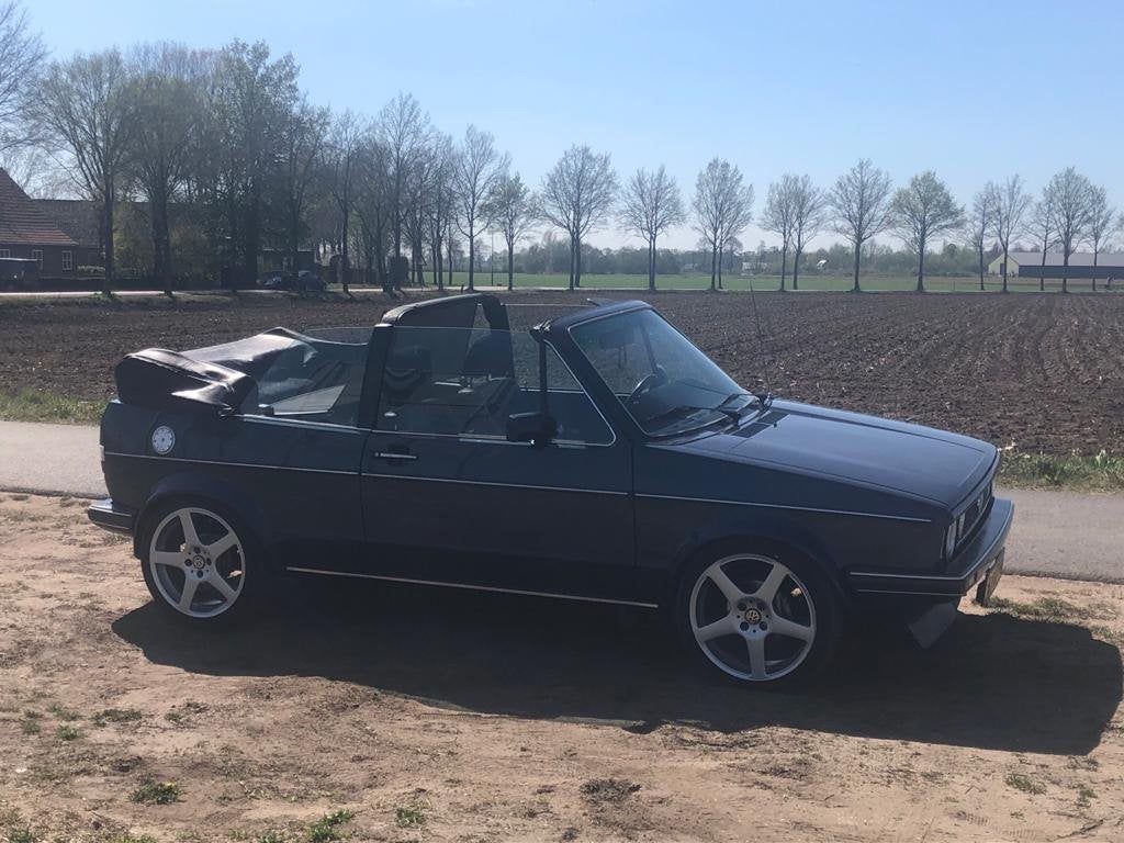 Vw golf 1 cabrio in orginele staat, Auto's, Voorwielaandrijving, Stof, 31 €/maand, 4 cilinders