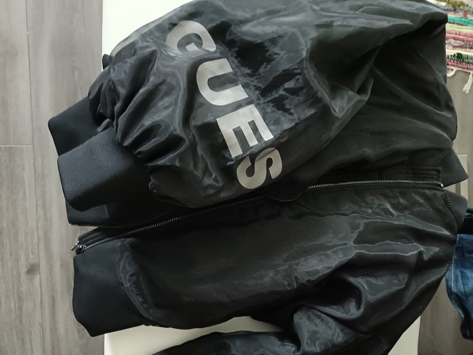 Guess oversized bomberjas, mt M, Ophalen of Verzenden, Zo goed als nieuw, Zwart