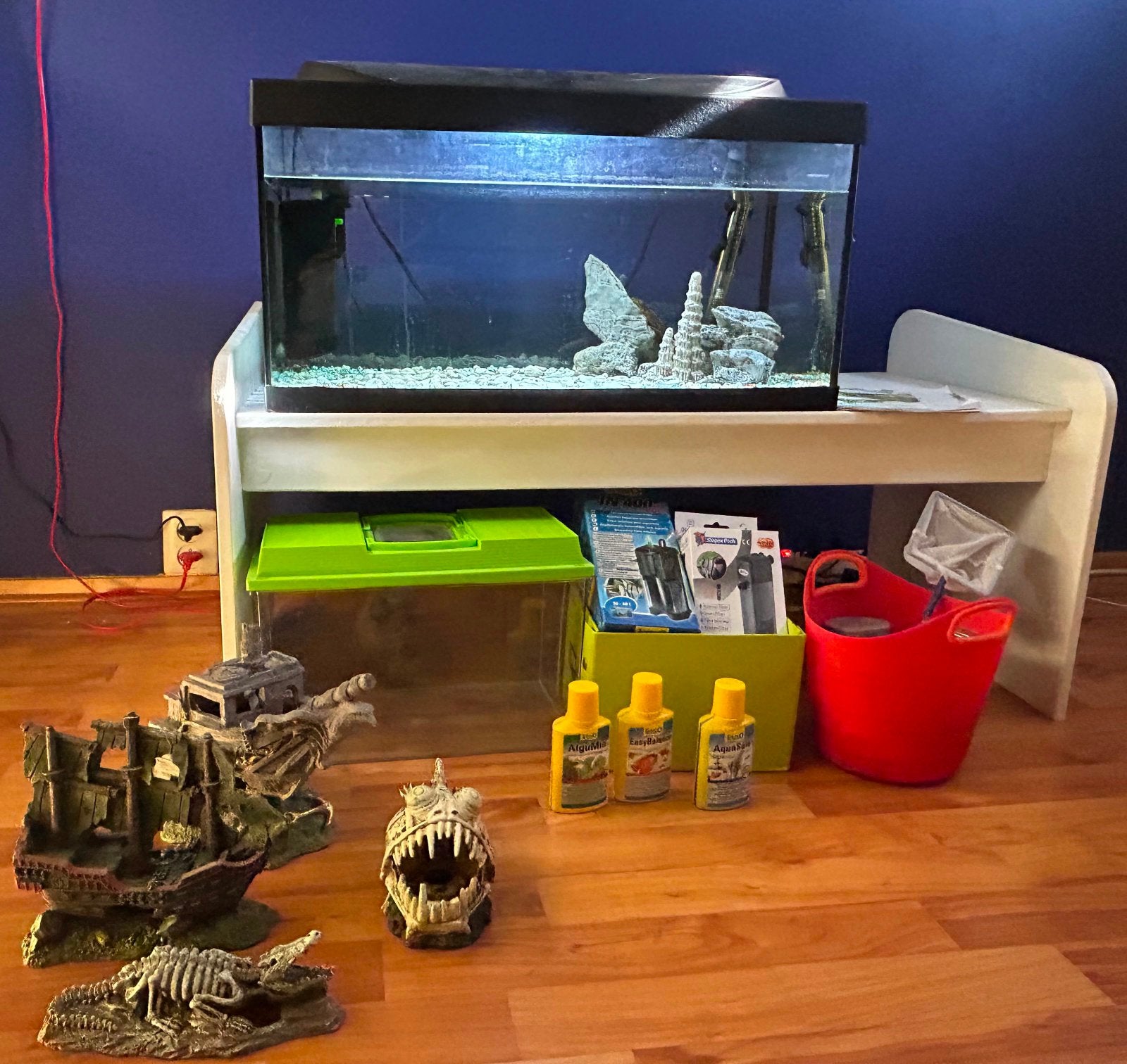 Aquarium met vis, filter, verwarming en accessoires, Ophalen, Verwarming, Gebruikt, Gevuld zoetwateraquarium
