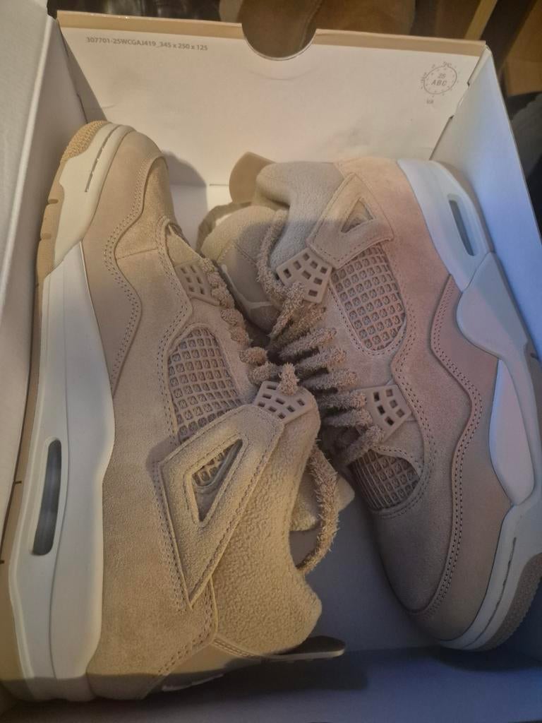Nieuwe Jordan sneakers 44.5 - Beige/Bruin, Kleding | Heren, Schoenen, Nieuw, Sneakers of Gympen, Bruin, Ophalen of Verzenden