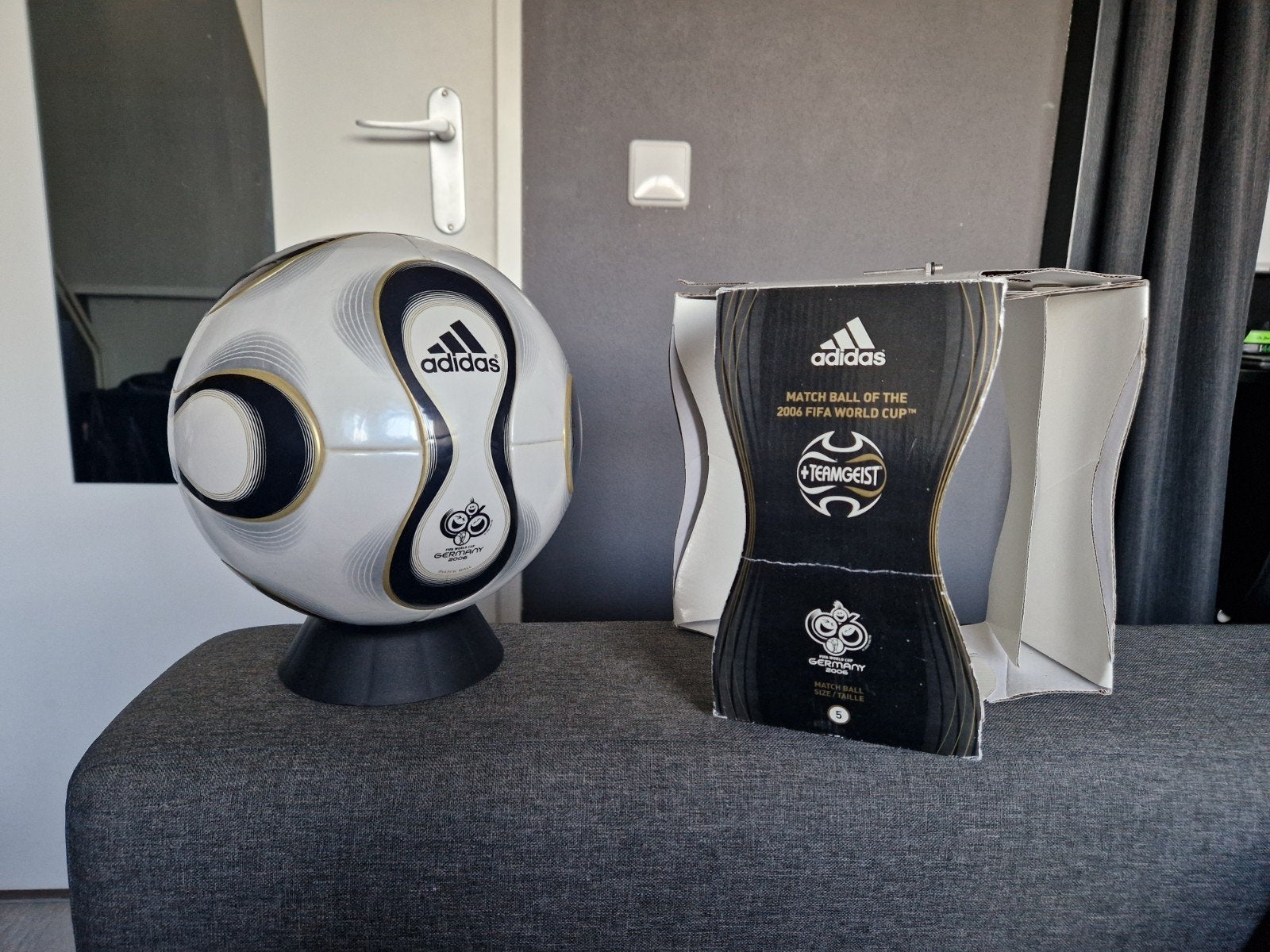 Adidas Teamgeist OFFICIAL MATCHBALL (WK 2006), Verzamelen, Sportartikelen en Voetbal, Ophalen of Verzenden, Buitenlandse clubs