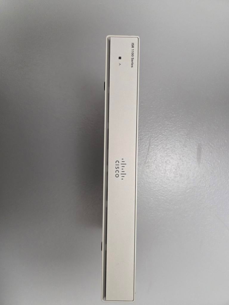 Cisco ISR 1100 Series Router - Zo goed als nieuw, Computers en Software, Routers en Modems, Zo goed als nieuw, Router, Ophalen of Verzenden