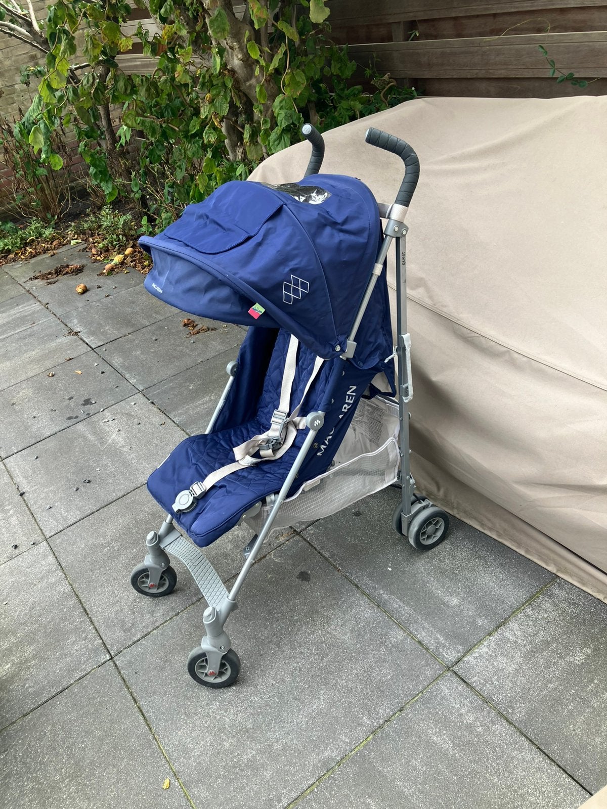 Buggy Maclaren Quest inclusief regenhoes en fietsstandaard, Kinderen en Baby's, Ophalen, Zo goed als nieuw, Maclaren, Regenhoes