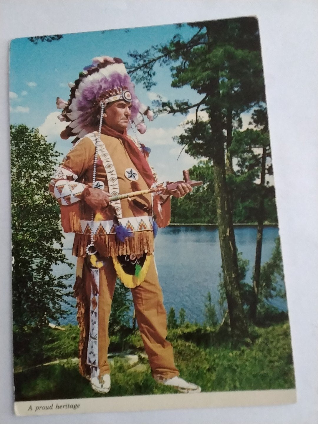 Vintage Ansichtkaart: Indiaan met Veren Hoofdtooi, Ophalen of Verzenden
