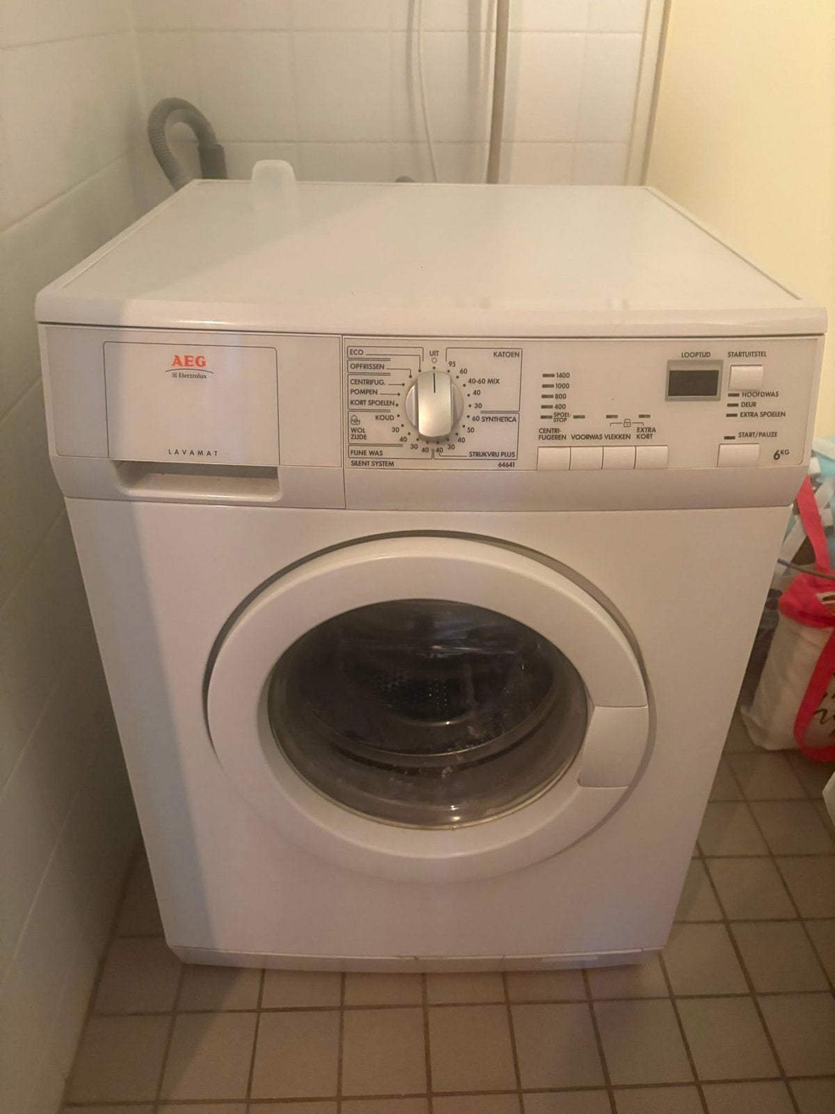 Eag wasmachine, Witgoed en Apparatuur, Ophalen, Zo goed als nieuw, 85 tot 90 cm, 1200 tot 1600 toeren