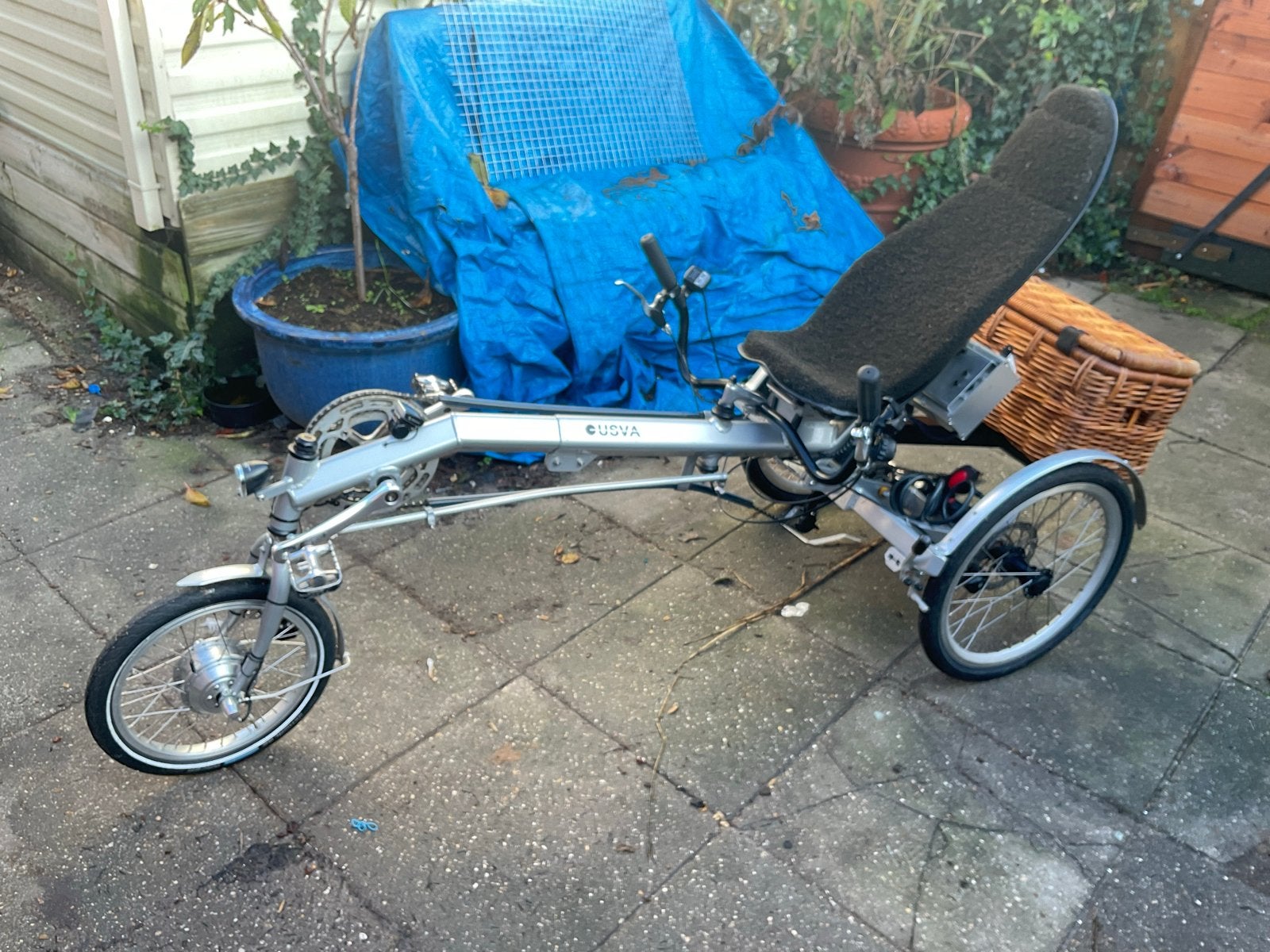 Usva ligfiets met elektrische ondersteuning en mand, Fietsen en Brommers, Ophalen, Gebruikt, Schijfrem