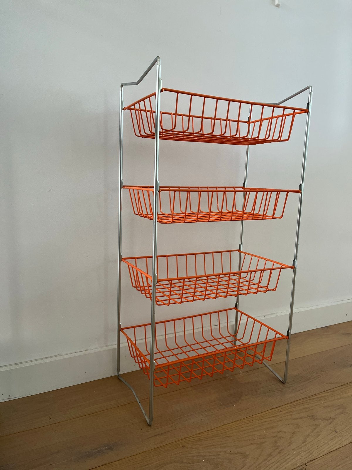 Vintage Opbergrek Jaren '50/'60 - Oranje Manden Rekje, Ophalen of Verzenden, 25 tot 50 cm, Minder dan 150 cm, Minder dan 100 cm