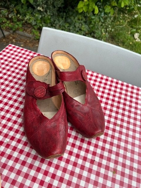 Think rode muiltjes 42, Verzenden, Think!, Sandalen of Muiltjes, Zo goed als nieuw
