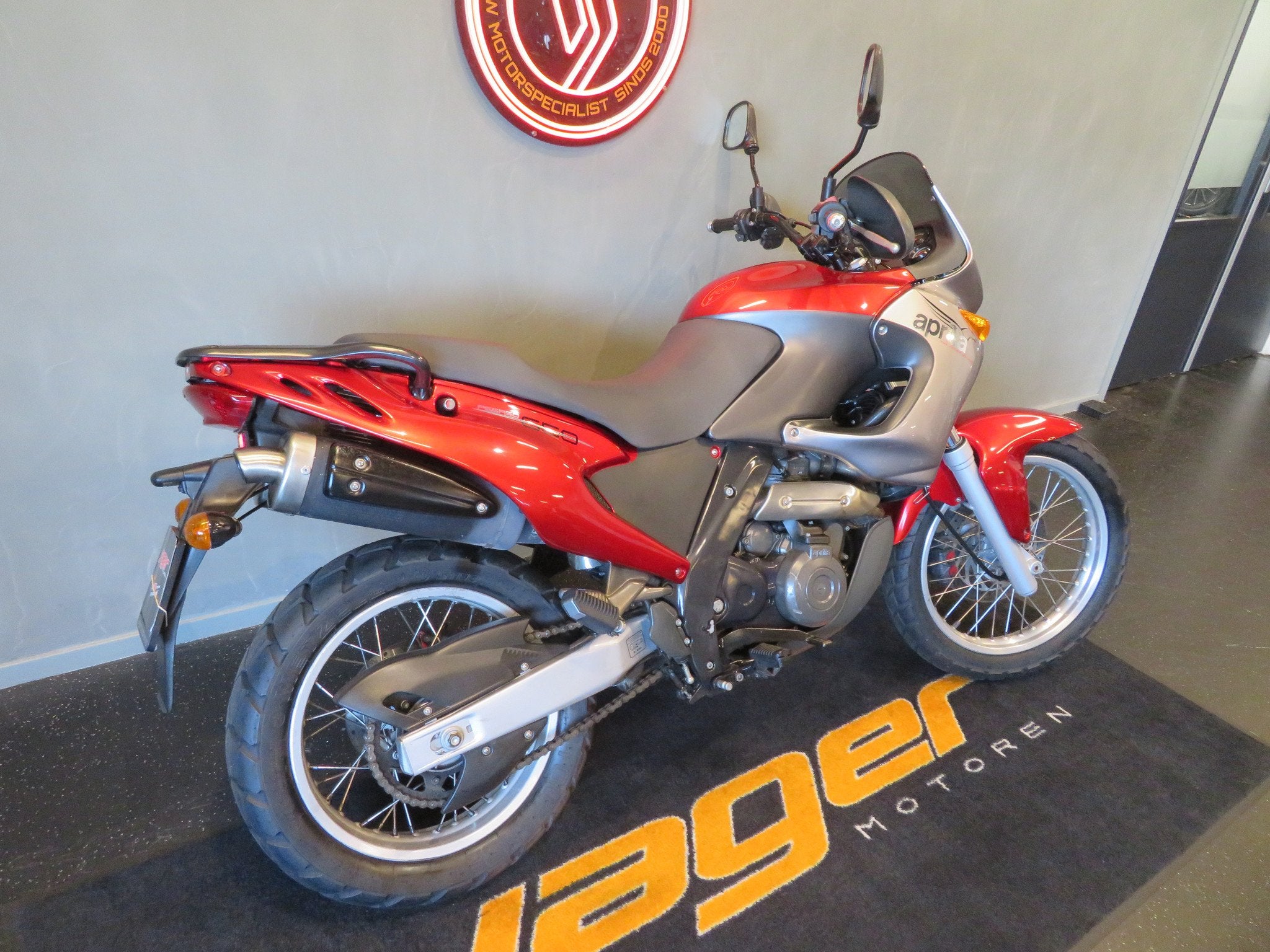 Aprilia PEGASO 650 I.E ZEER FRAAI! TOP CASE (bj 2001), Bedrijf, Enduro