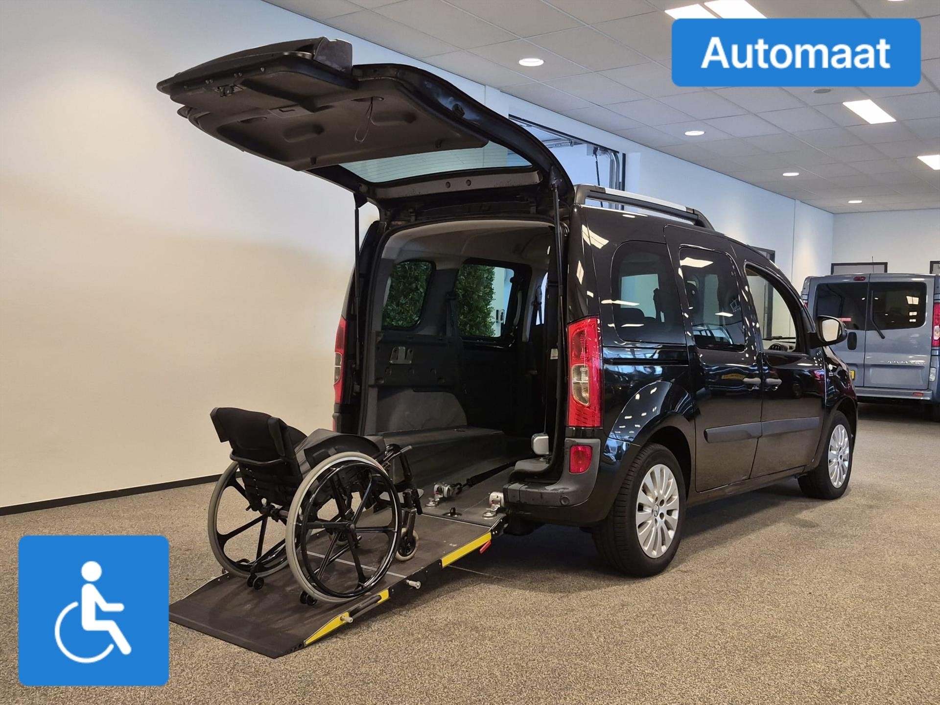 Mercedes Citan L1 Rolstoelauto Automaat 3+1, 12 maanden, Stof, Gebruikt, Zwart