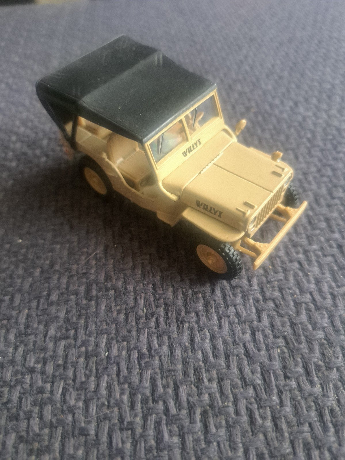 hongwell model willys jeep, Hobby en Vrije tijd, Modelauto's | 1:43, Overige merken, Gebruikt, Auto, Ophalen of Verzenden