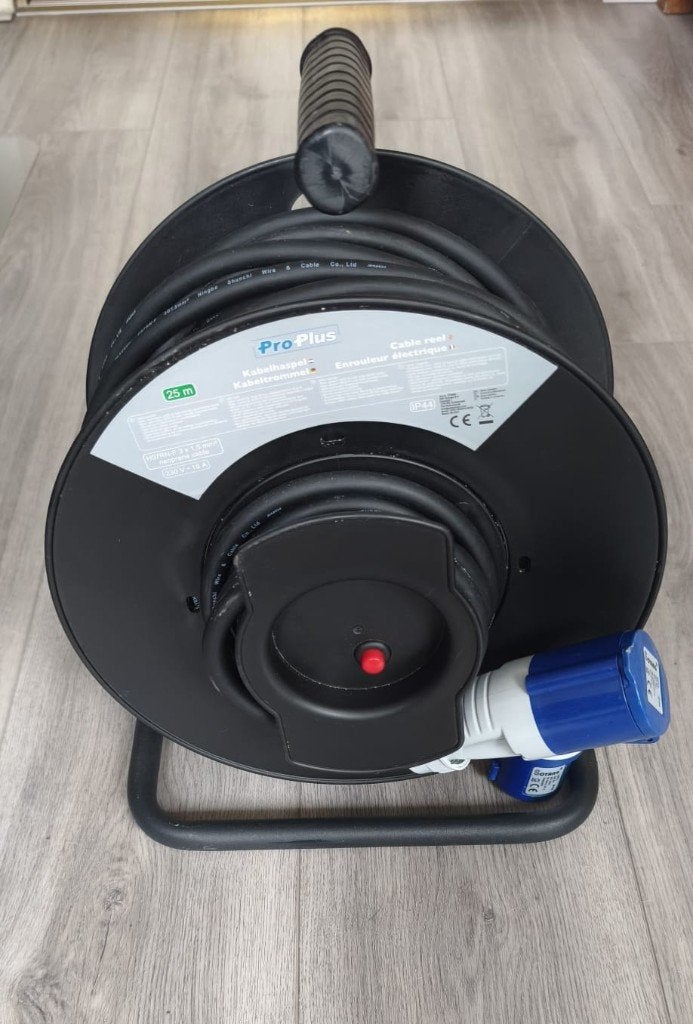 ProPlus CEE/Schuko 25 meter camping kabelhaspel - 1,5 mm, Ophalen of Verzenden, Zo goed als nieuw