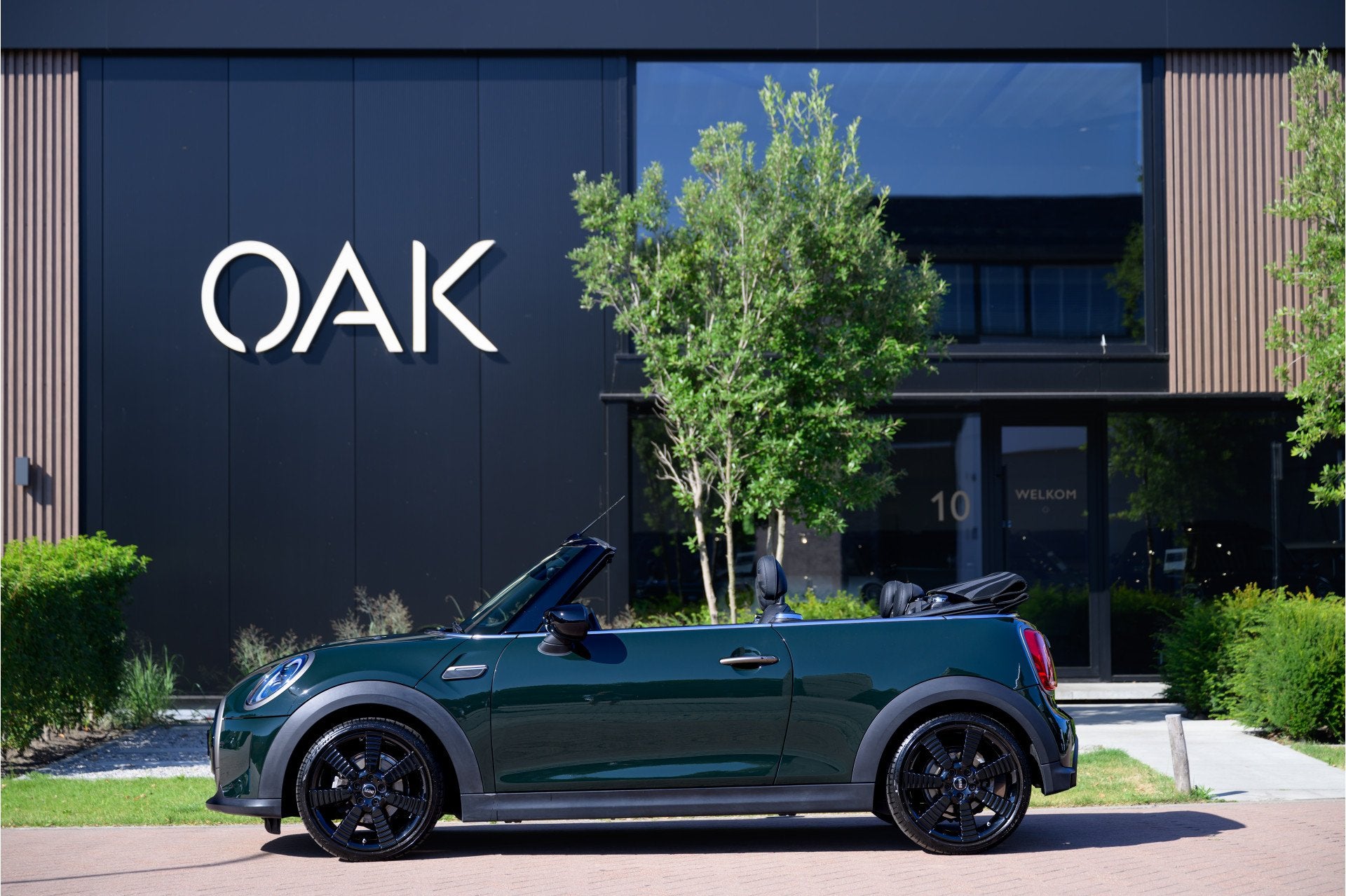 MINI Cabrio 1.5 Cooper Aut. Resolute Edition | Navigatie | L, Auto's, Mini, 136 pk, Gebruikt, Zwart, 4 stoelen