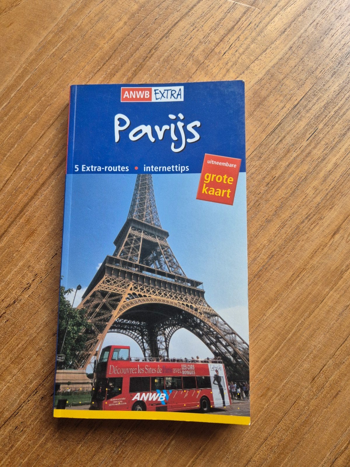 ANWB Extra Parijs Reisgids met uitneembare kaart, Europa, Ophalen of Verzenden, Zo goed als nieuw, Reisgids of -boek