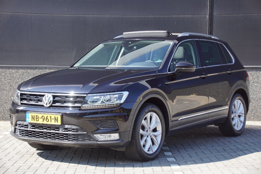 Volkswagen Tiguan 1.4 TSI PANORAMA | TREKHAAK | LED | APPLE, Voorwielaandrijving, 125 pk, Zwart, Origineel Nederlands