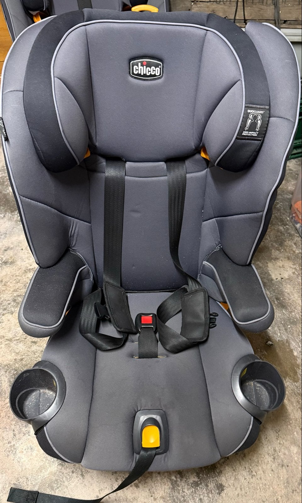 Chicco autostoel met zijbescherming en bekerhouders, Ophalen, Verstelbare rugleuning, Zo goed als nieuw, Chicco