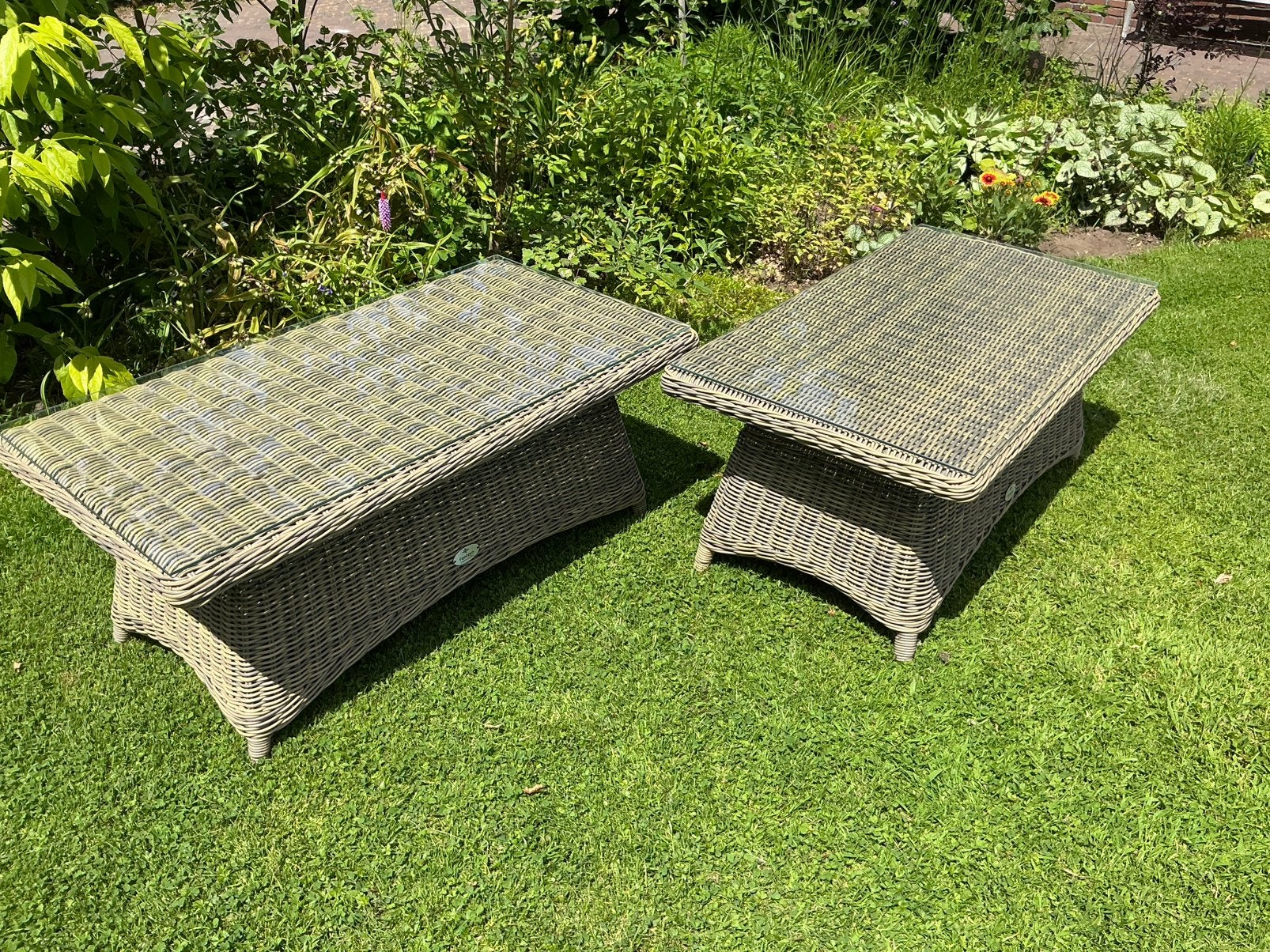 2 lounge tuintafels tafels met glasplaat, Ophalen, Zo goed als nieuw, Rechthoekig