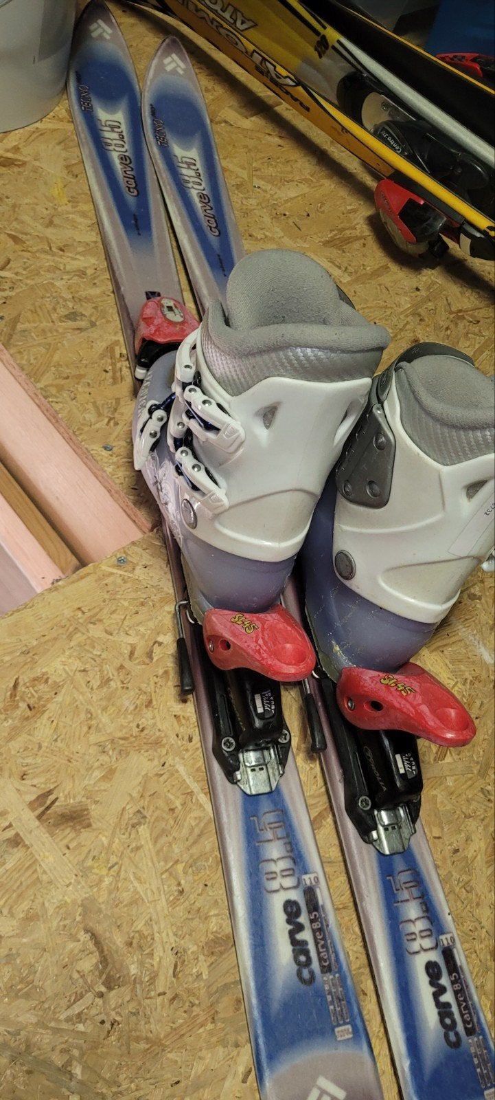 Kinderskischoenen met ski's, schoenmaat 30, Ophalen of Verzenden