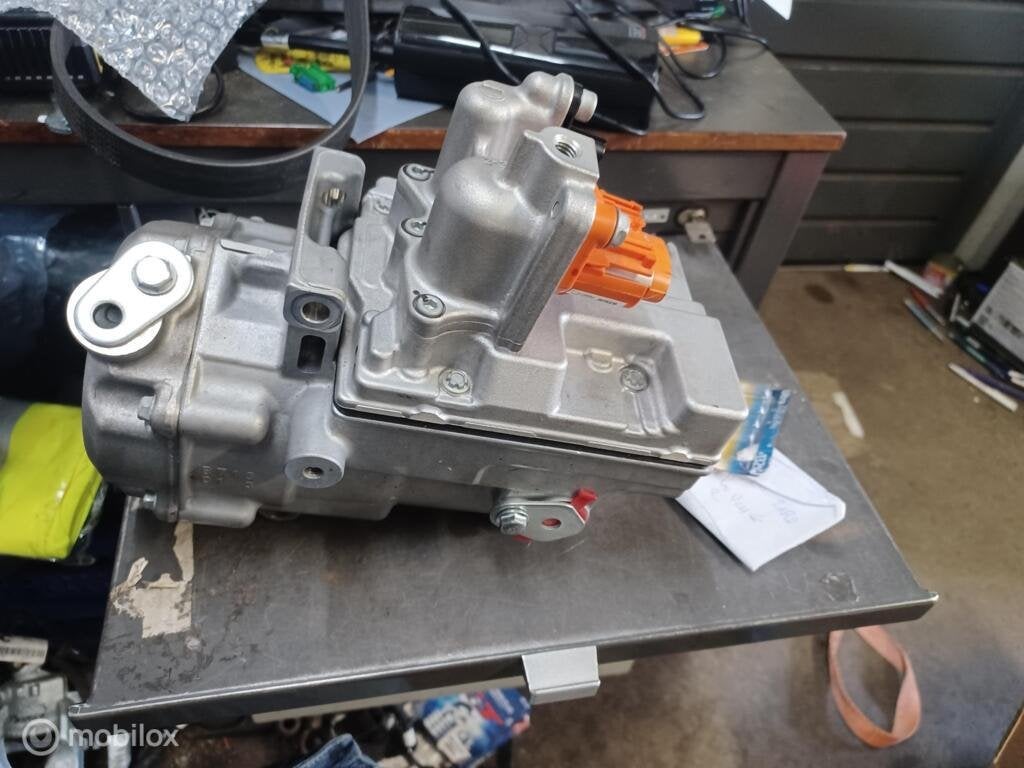 Aircopomp 92600502r Renault Zoe ('13->) 926008999r kangoo, Gebruikt, Renault, Ophalen of Verzenden, Renault
