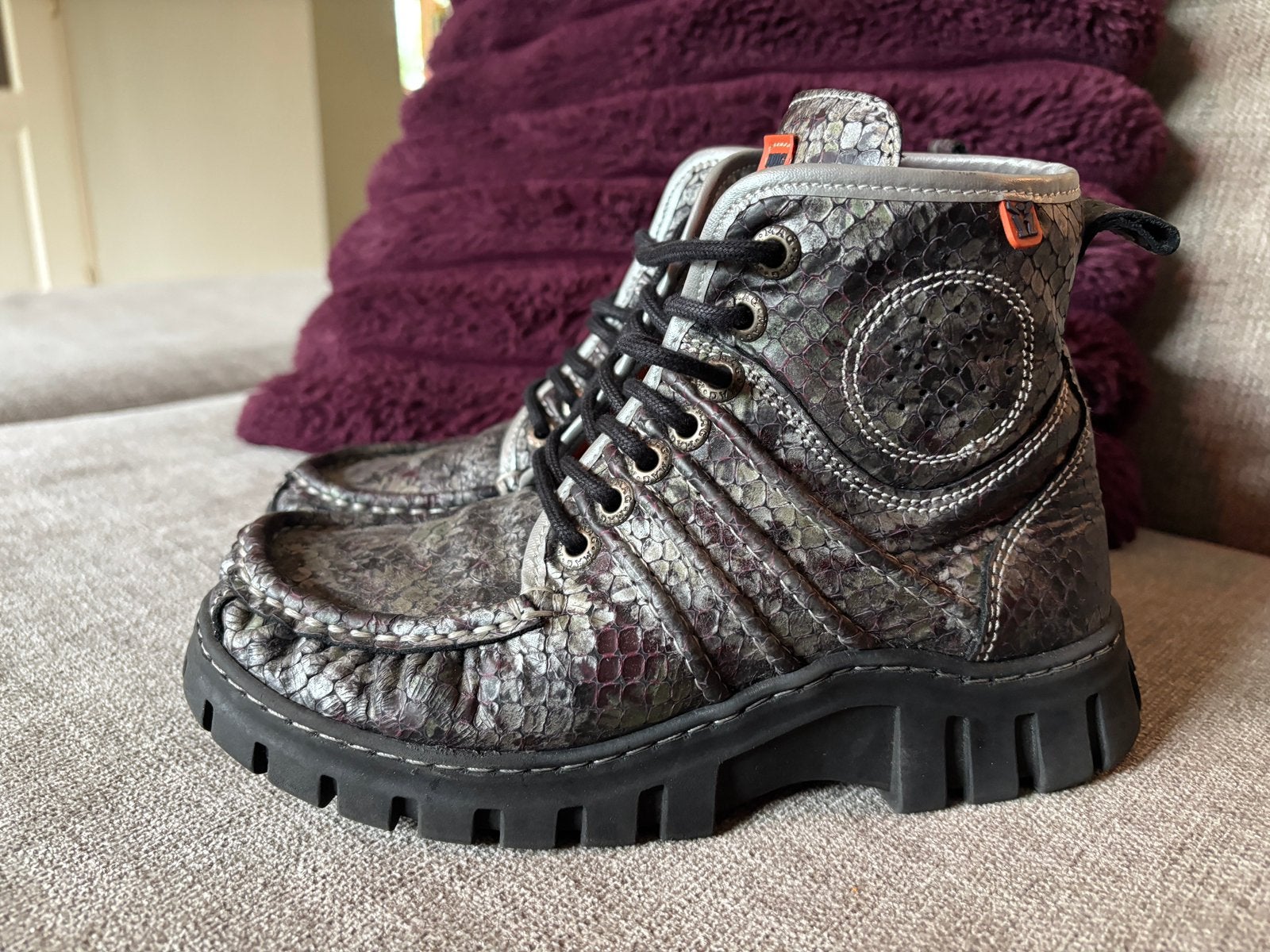 MAG Megamok 4001 zilver mt37 dames izgs, Kleding | Dames, Overige kleuren, Ophalen of Verzenden, Sneakers of Gympen, Zo goed als nieuw
