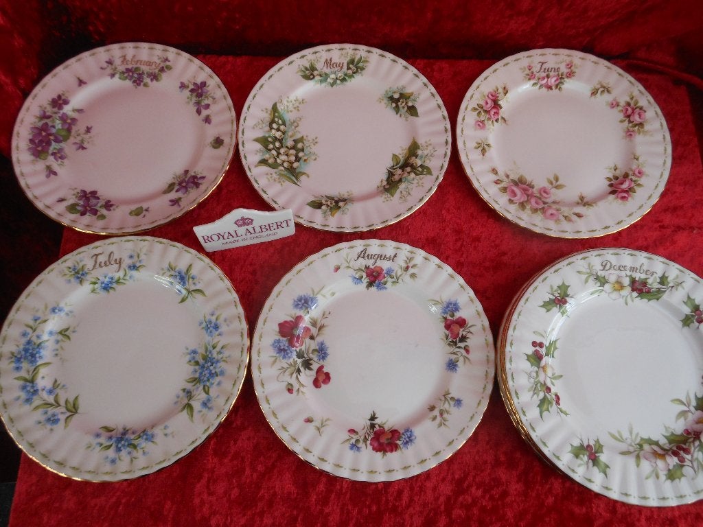 Royal Albert Flowers of the month ontbijtbordjes, Ophalen of Verzenden, Zo goed als nieuw, Porselein, Bord of Schaal